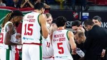 Kar��yaka Basketbol k�mede kalma m�cadelesi veriyor