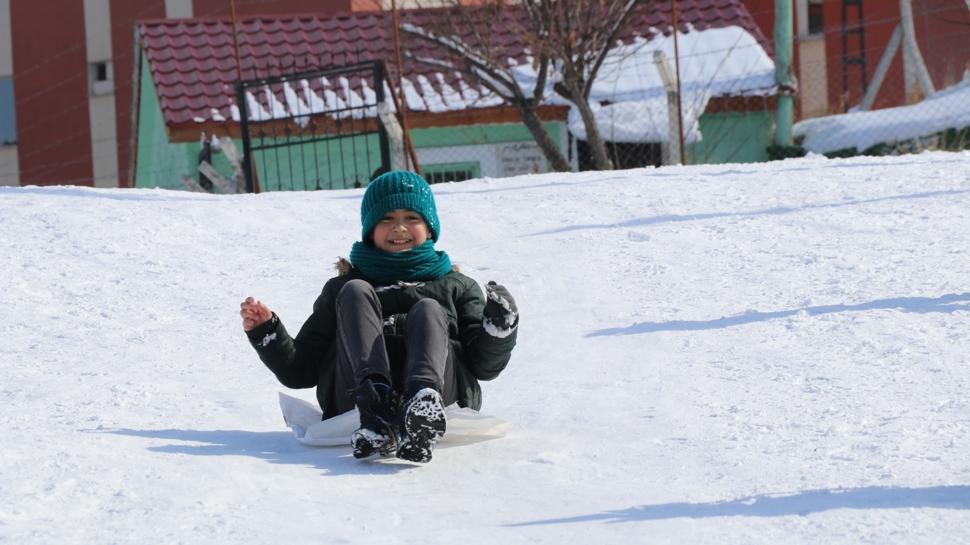 Türkiye beyaza büründü, tatil haberleri peş peşe geldi: İşte eğitime ara verilen iller