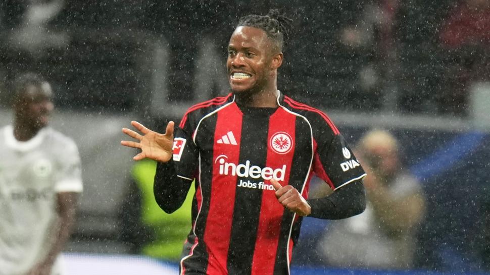 Frankfurt'ta Batshuayi'nin bileti kesildi