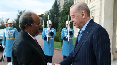 Dolmabah�e'de kritik kabul: Ba�kan Erdo�an Cumhurba�kan� Mahmud ile g�r���yor