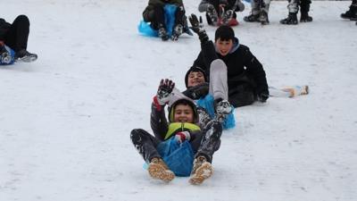 E�itime kar engeli... Bir�ok ilde okullar tatil edildi