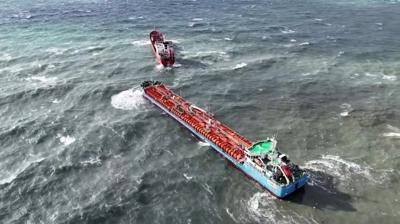 Florya a��klar�nda 2 tankerden acil durum �a�r�s�  