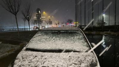 �stanbul'a beklenen kar geldi
