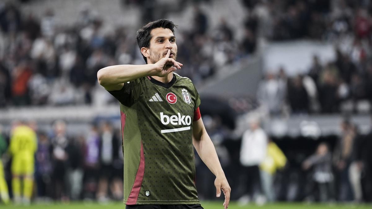 Necip Uysal Be�ikta� Futbol Kariyeri Sonu foto�raflar� resimleri