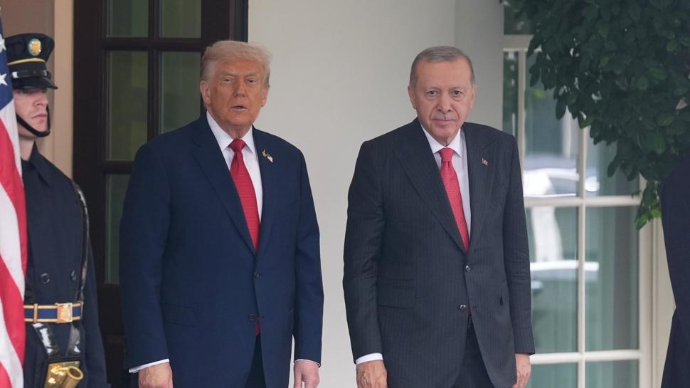 Trump'tan Başkan Erdoğan'a övgü: Suriye'yi o kurtardı, hakkı teslim edilmeli