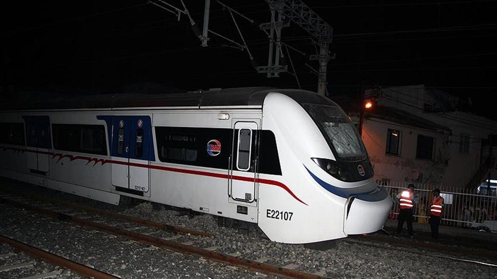 İzmir'de korkunç kaza... Trenin çarptığı kişi hayatını kaybetti