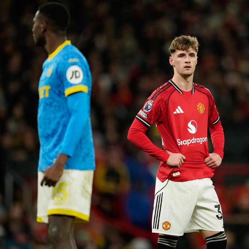 Manchester United evinde Wolverhampton'a tak�ld�