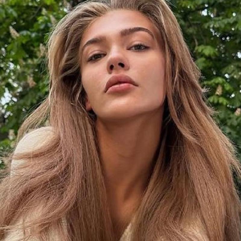 Annesinin g�zelli�i g�ndem oldu