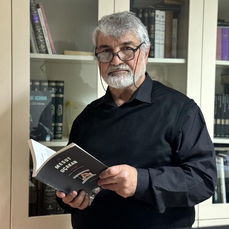 Mesut U�akan yeni filmi  Sonsuz G�zel i anlatt��  Gen�li�imize bir ���k tutmak istiyoruz! 