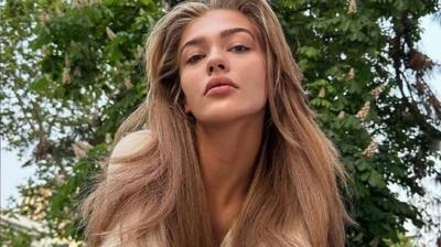 Annesinin g�zelli�i g�ndem oldu