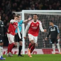 Lider Arsenal formda Aston Villa'y� da��tt�!