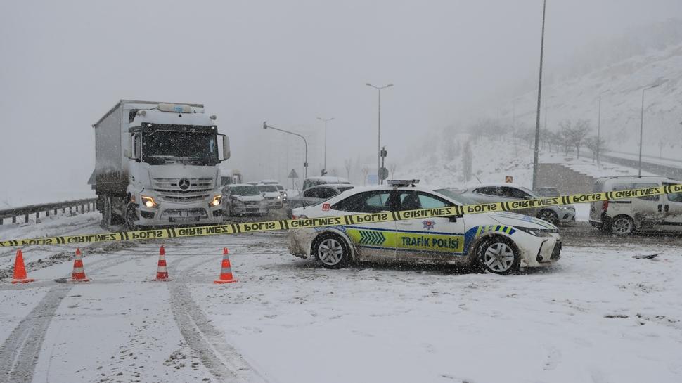 Kayseri-Malatya yolu ulaşıma kapandı