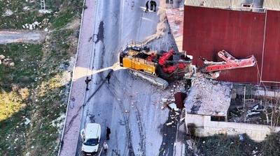 Trafikte vin� facias�! Korku dolu anlar kameraya yans�d�