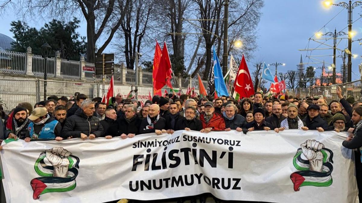 Adalet Bakan� Y�lmaz Tun� Galata K�pr�s� Filistin Gazze �stanbul d�nya foto�raflar� resimleri