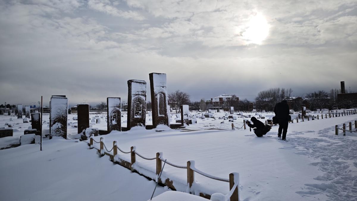 Ahlat tarihi yap�lar kar ya���� malatya foto�raflar� resimleri