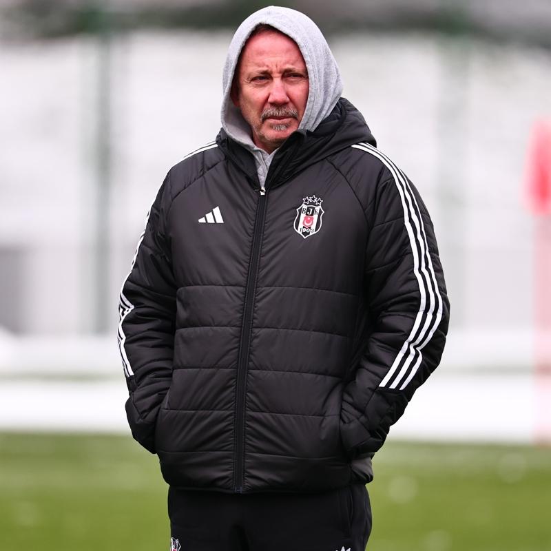 Be�ikta�'�n Antalyaspor ma�� kamp kadrosu a��kland�! 2 ismin bileti kesildi