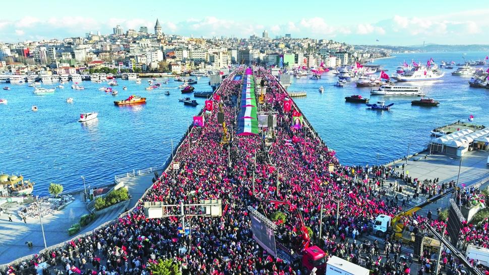 Eksi 5 derecede Galata'da... Gazze çığlığı