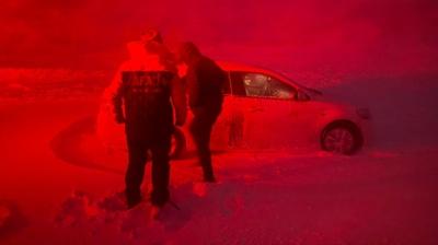 Tipi kabusa �evirdi! A�r�'da yollarda mahsur kalanlara ekipler yeti�ti