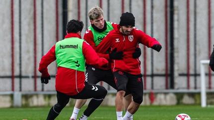 Samsunspor'da Fenerbah�e ma�� mesaisi s�rd�