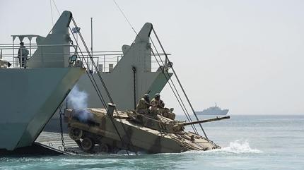 Suudi Arabistan donanmas� Umman Denizi'nde konu�land�