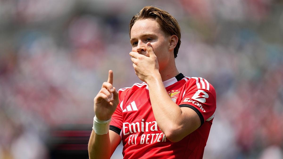 Schjelderup be�ikta� rafa silva foto�raflar� resimleri