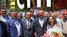 CHP'de ''yolsuzluk'' krizi! Ba�kan�n biletini kestiler