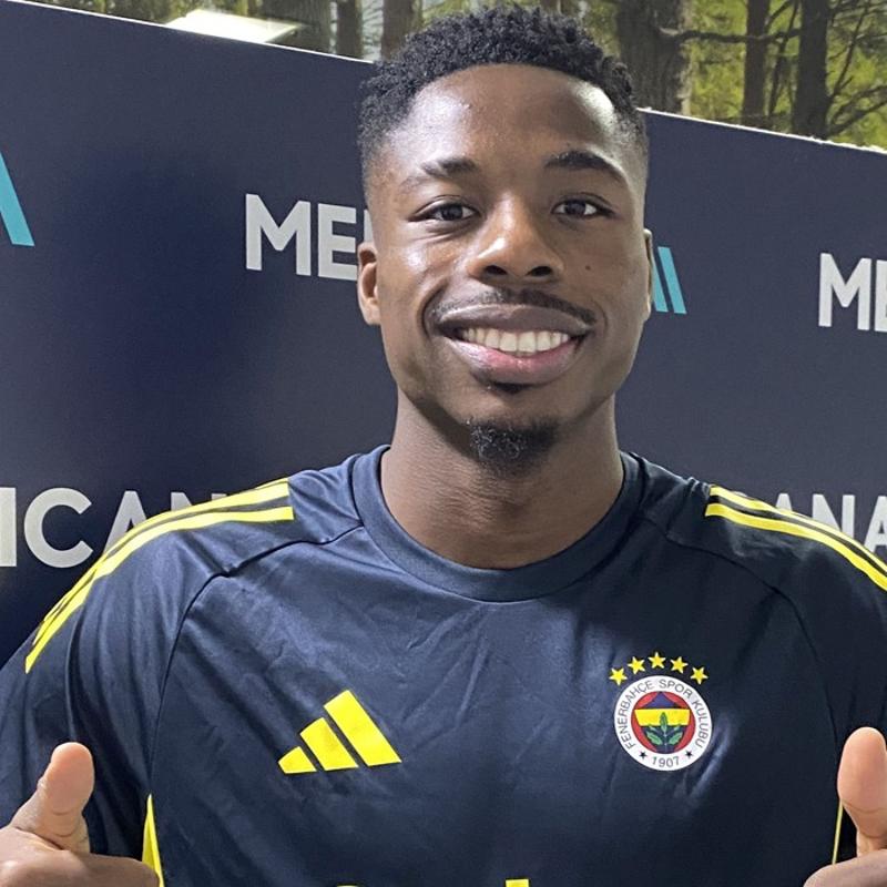 Fenerbah�e tarihinin 8. Hollandal�s� Anthony Musaba oldu