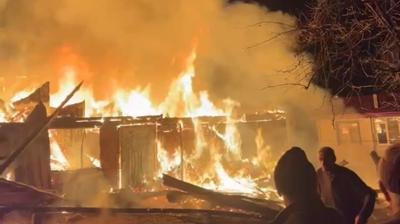 Alevler iki evi yok etti! Samsun'da korkutan yang�n