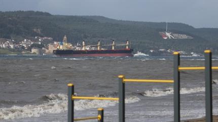 �anakkale Bo�az�'nda gemi ge�i�leri durduruldu