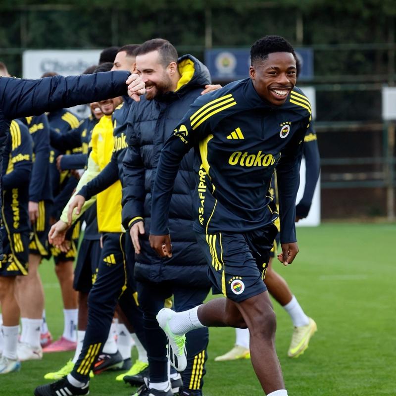 Anthony Musaba, Fenerbah�e'de mesaiye ba�lad�