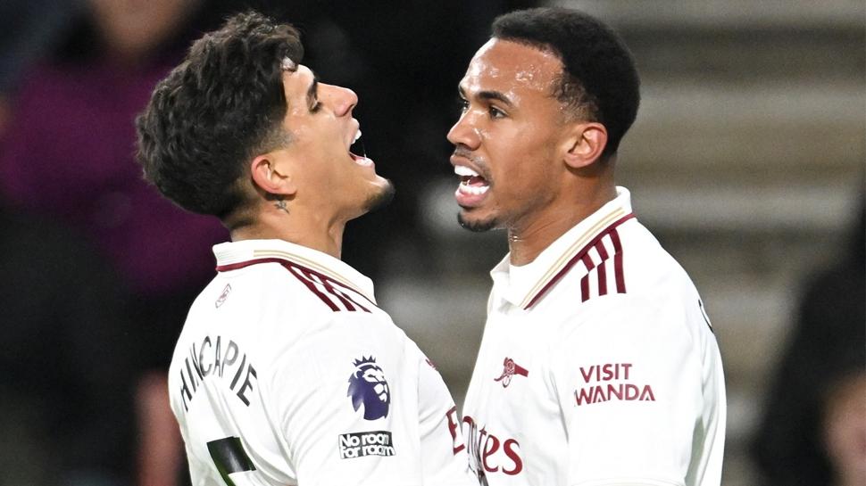 Arsenal, gol düellosunda galibiyeti kaptı