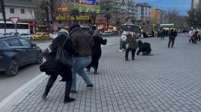 Bursa'da kuvvetli r�zgar: A�a�lar devrildi, mercek bulutu g�r�ld�