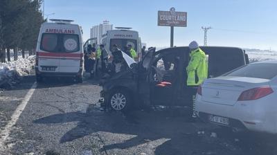 Diyarbak�r'da feci kaza: 12 yaral�