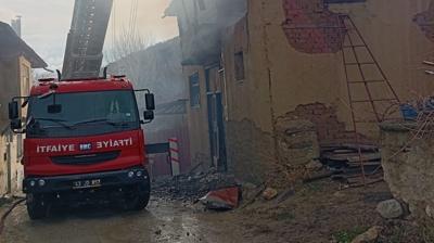 Konya'da yang�n pani�i: 74 ya��ndaki kad�n hastaneye kald�r�ld�