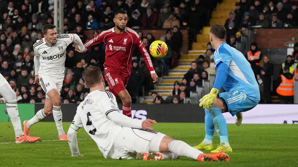 Liverpool Fulham PremierLigin foto�raflar� resimleri
