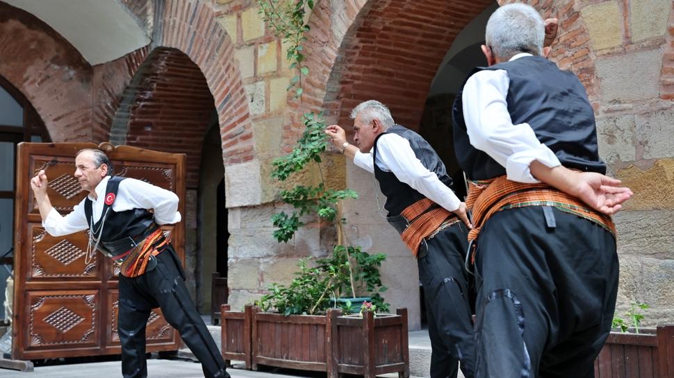 Emekliler, Kastamonu'nun yöresel halk oyunu "Sepetçioğlu"na sahip çıktı