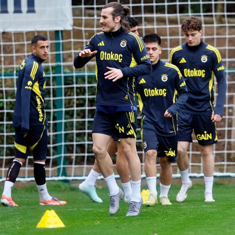 Fenerbah�e'de Samsunspor kar��la�mas�n�n kadrosu a��kland�