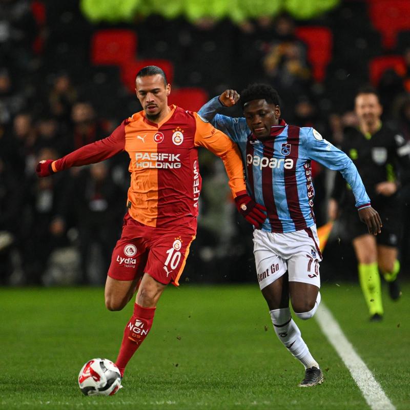 Galatasaray-Trabzonspor derbisinde trib�nler bo� kald�