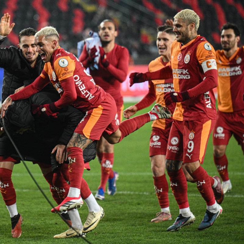 Galatasaray'�n Trabzonspor'a kar�� 9 ma�t�r bile�i b�k�lm�yor