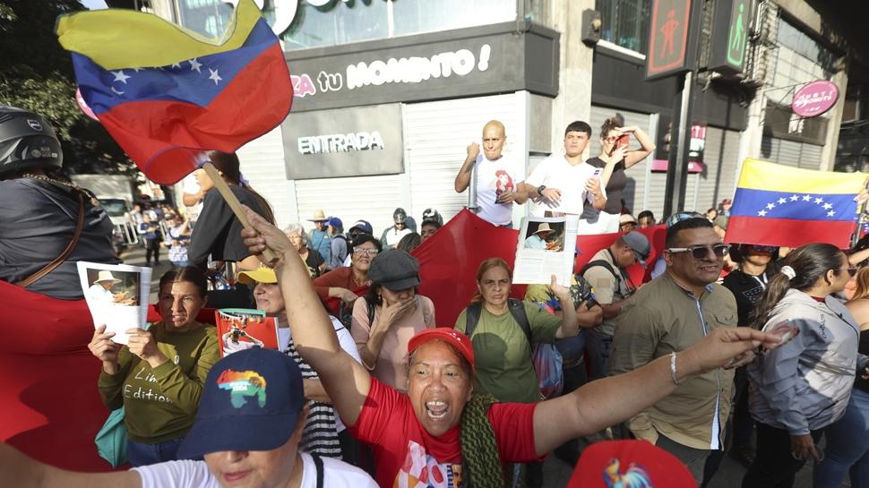 Maduro'ya destek için sokaklara döküldüler