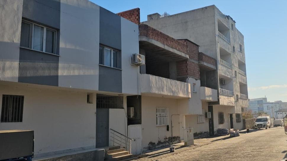 Mardin'de deh�et evi! 2 k�z karde� �l� bulundu