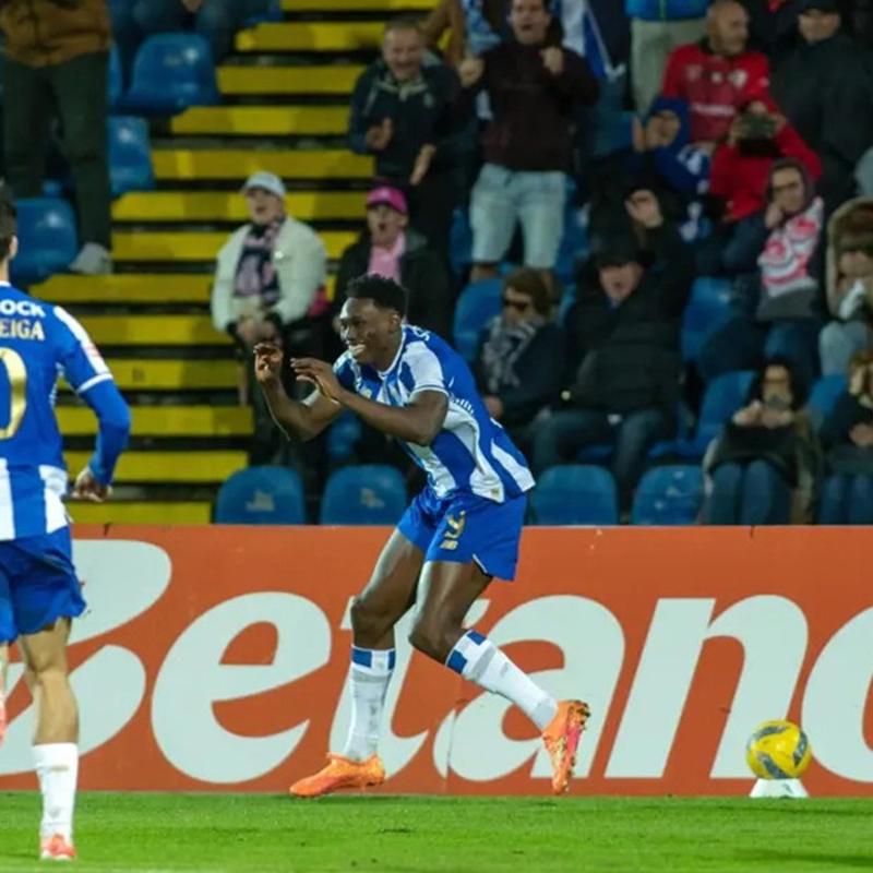 Porto durdurulam�yor! Nama�lup liderli�ini s�rd�rd�