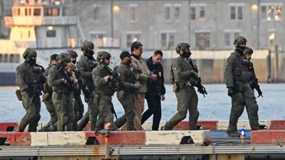 Maduro mahkemeye g�t�r�ld�: ABD'den ilk g�r�nt�ler