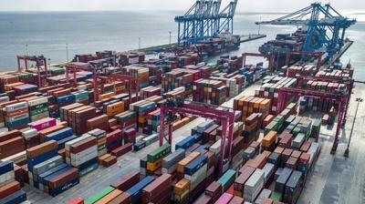 T�rkiye'den kom�ular�nda 28 milyar dolarl�k ba�ar�