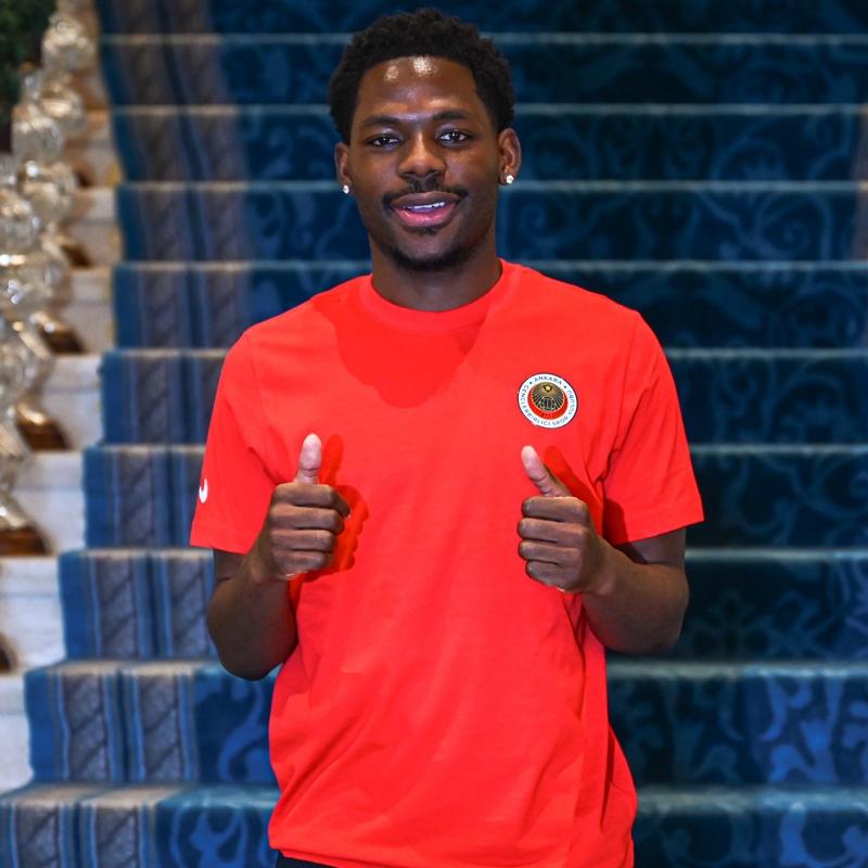 Tom Dele-Bashiru, ligde g�z�n� �st s�ralara dikti: