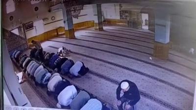 Husumetlisini camide namaz k�larken �ld�rm��t�... Zanl�n�n yarg�lanmas�na devam edildi