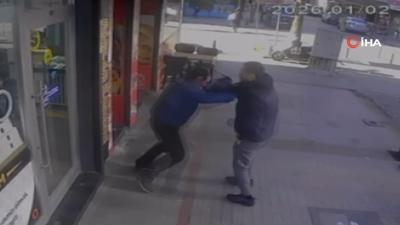 Oyuncak silahla kuyumcuyu soymaya �al��t�: Esnaf m�dahale etti