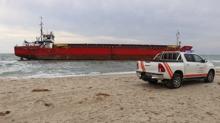 Marmara'y� lodos vurdu! Karaya oturan gemi kurtar�ld�