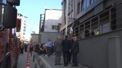 Bayrampa�a Kaymakaml���'nda yang�n: Vatanda�lar tahliye edildi