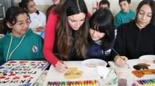 Ressam Melis Do�an Erzincan'da �ocuklarla bulu�tu!  Hayalim, unutulmu� bir k�yde sanat okulu a�mak 